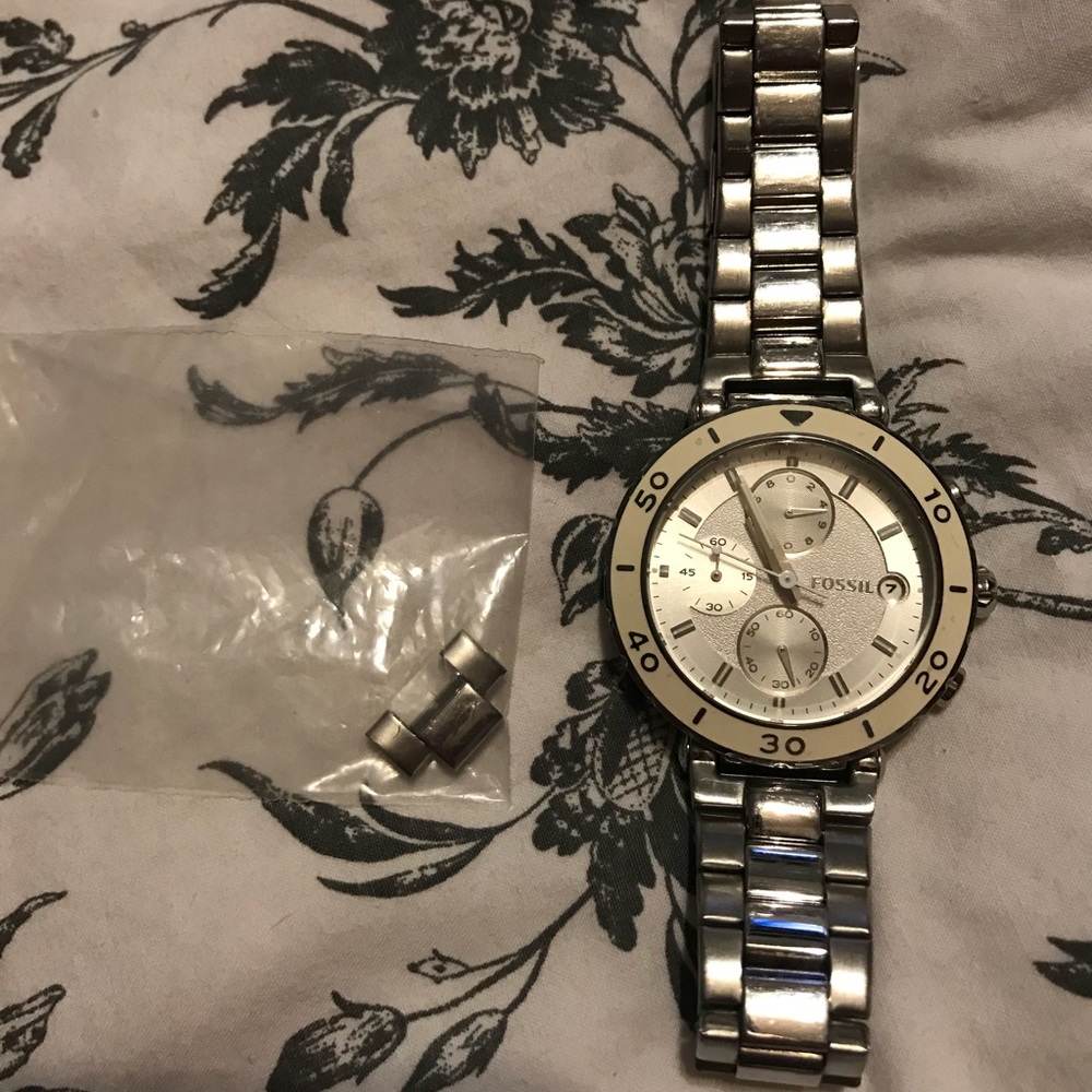 Fossil Silver Watch - Picture 2 of 6